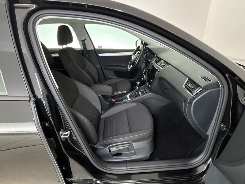 Škoda Octavia Ambition - fotka 9 z 28