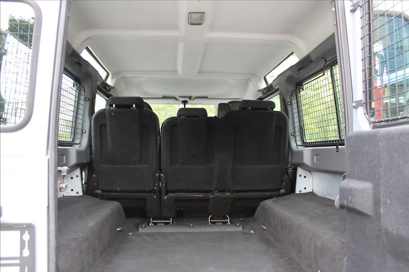 Land Rover Defender 110 2.4 TD4 90kW / PUMA / CZ - fotka 11 z 38