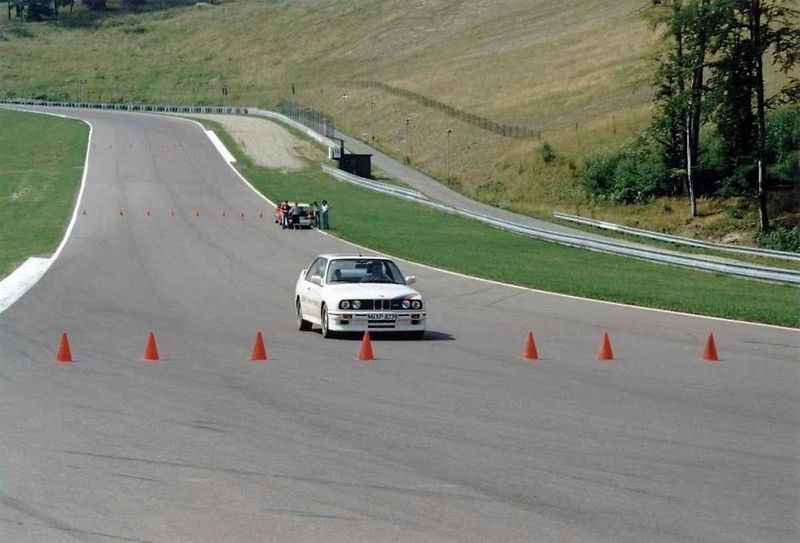 Dobové fotografie z historie značky BMW v Československu
