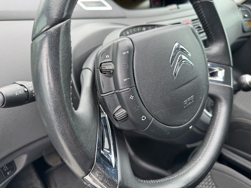 Citroën C4 Picasso (2011) 1,6 HDI 82 KW - fotka 26 z 31
