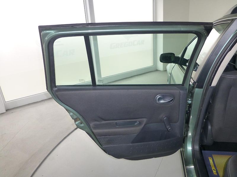 Renault Mégane (2004) 1,6-83KW*KLIMATIZACE** - fotka 7 z 19