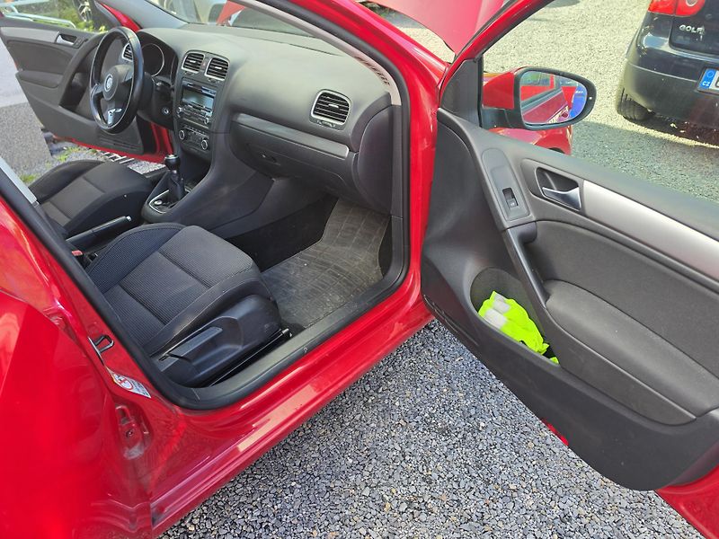 Volkswagen Golf 1.2 TSI  - fotka 15 z 26