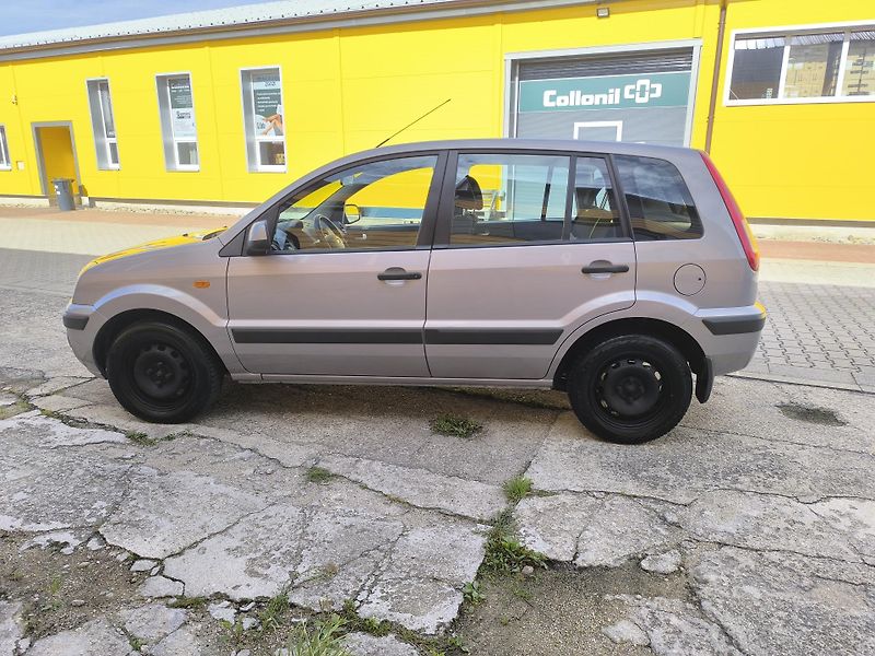 Ford Fusion (2012) 1.4  1.MAJITEL, DOLOŽENÉ KM - fotka 4 z 31
