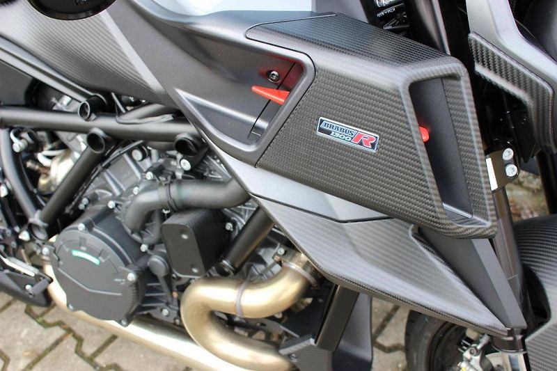 KTM 1290 Super Duke R (2024) BRABUS 2024 LTD EDICE - fotka 3 z 11