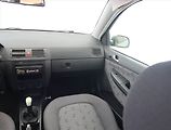 Škoda Fabia (2002) 1.4, Tažné, jezdí výborně - náhled 8