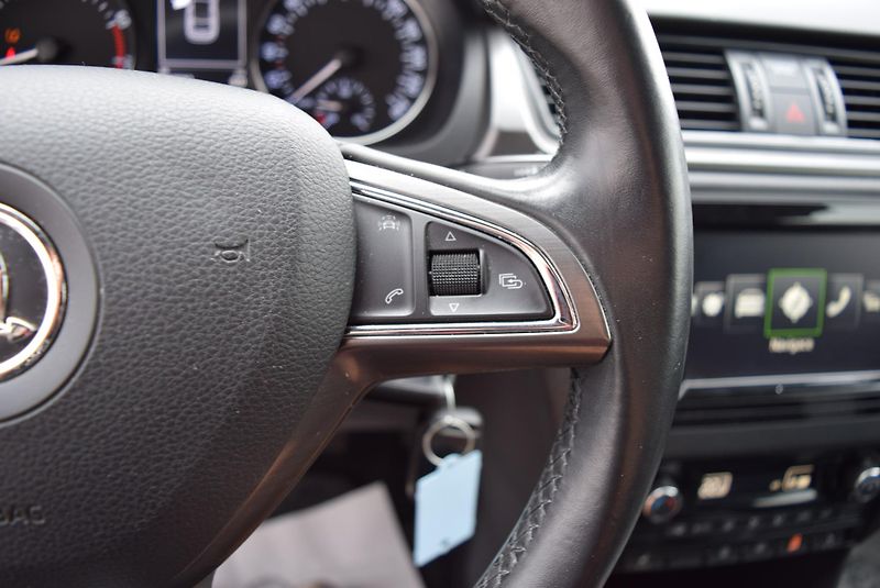 Škoda Rapid (2016) 1.2TSI 81kw ED. JOY XEN TAŽNÉ - fotka 29 z 45