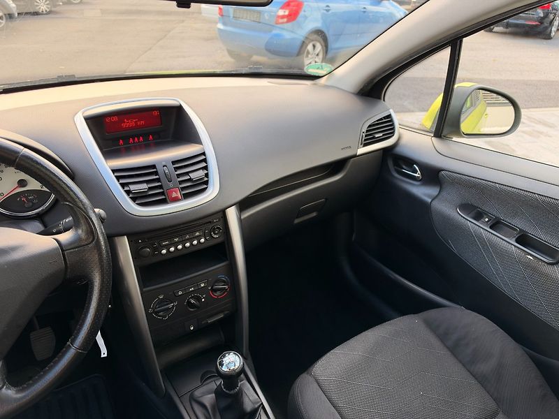 Peugeot 207 (2009) SW 1.6HDi 66kW - fotka 15 z 30