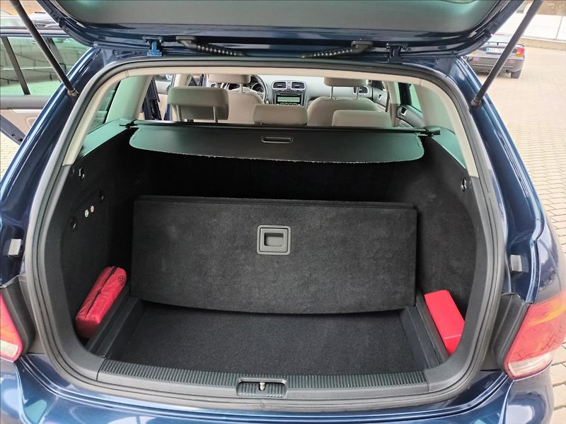 Volkswagen Golf 1,2 TSI,KLIMA,VÝHŘEV,SERVISKA - fotka 20 z 40