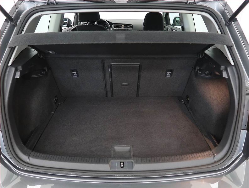 Volkswagen Golf (2017) 1.4 TSI, Automat, Navi - fotka 14 z 22