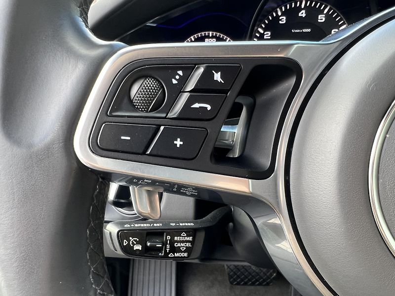Porsche Cayenne (2018) 3.0i*V6*250KW*E-Hybrid - fotka 17 z 40