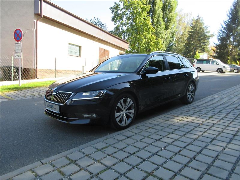 Škoda Superb 2,0 TDi 110 Kw, Style, DSG, No - fotka 4 z 36