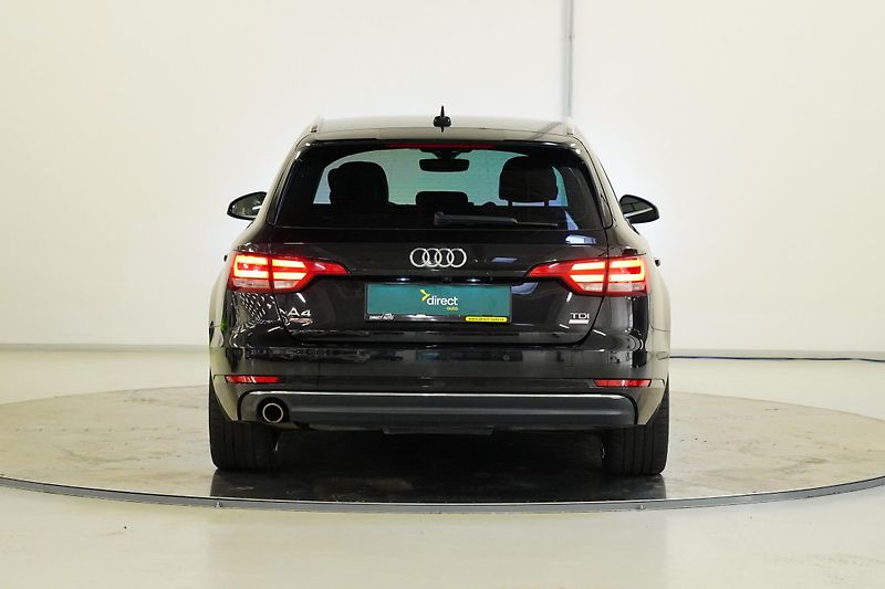 Audi A4 - fotka 6 z 30