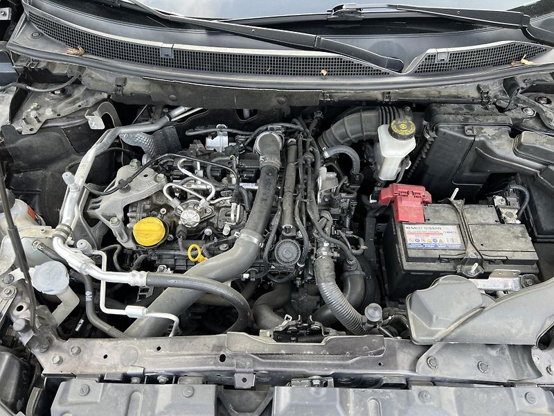 Nissan Qashqai 1.3DIG-T KAMERA PŮVOD ČR - fotka 34 z 40