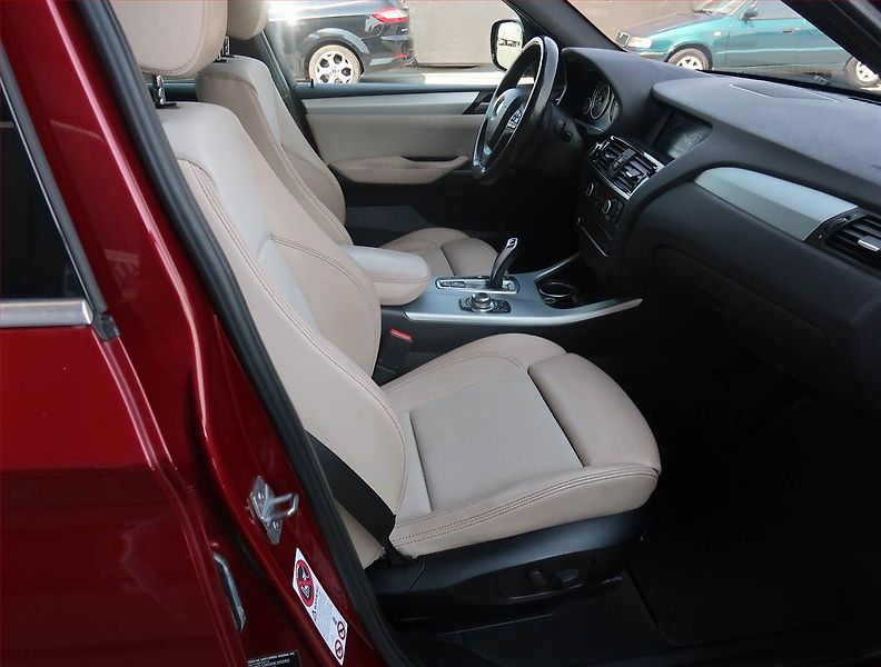 BMW X3 (2014) xDrive30d, 4X4, Automat, Kůže - fotka 9 z 21