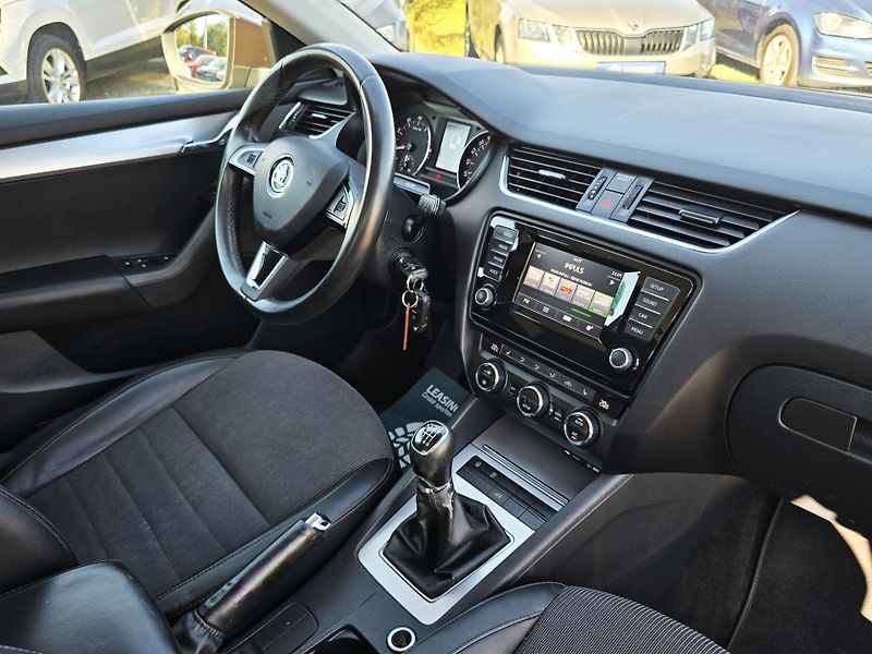 Škoda Octavia 1.4TSI STYLE Bi-XENON 1Majite  - fotka 18 z 24