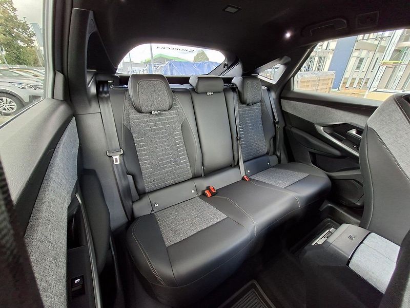 Peugeot 3008 ALLURE HYBRID 145k e-DCS6 - fotka 6 z 29