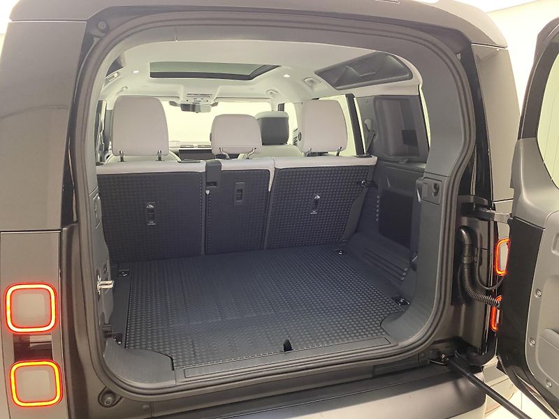 Land Rover Defender (2026) 110 D350 X-Dynamic REZERVACE - fotka 5 z 60