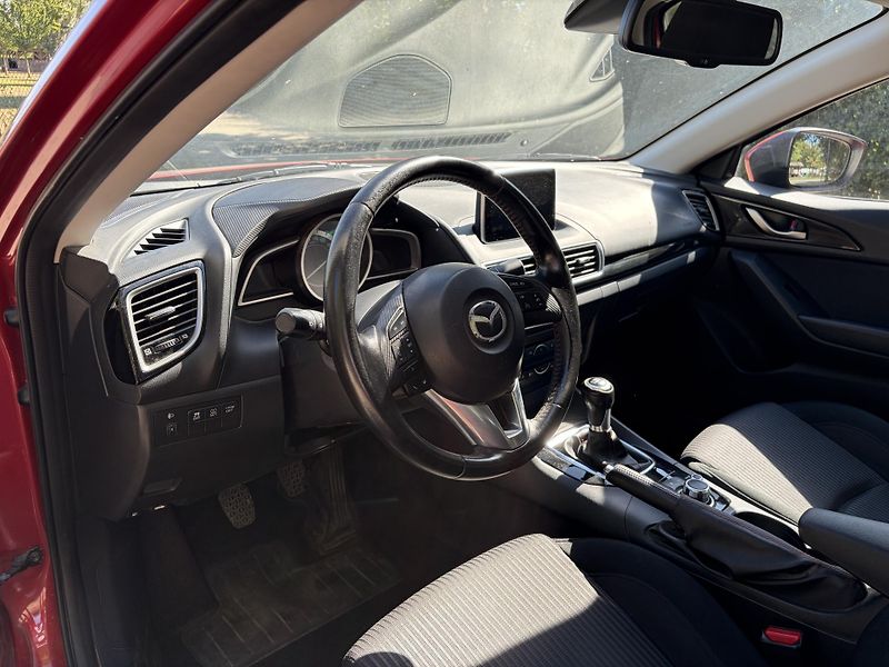 Mazda 3 2.0 SKYACTIV Challenge - fotka 25 z 29
