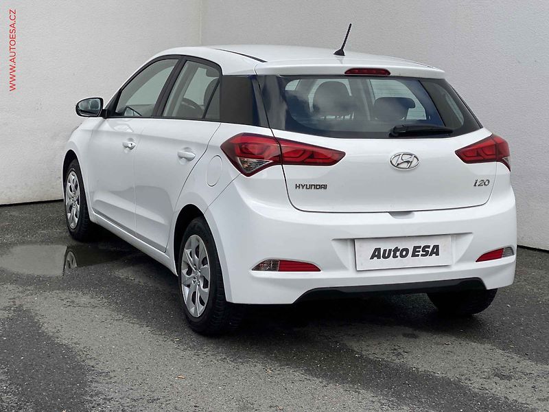 Hyundai i20 (2017) 1.2i, 2.maj,ČR, Family+ - fotka 6 z 16