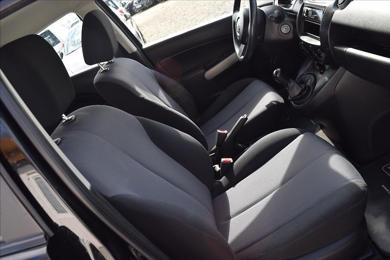 Mazda 2 1,4 i 55KW KLIMA - fotka 32 z 35