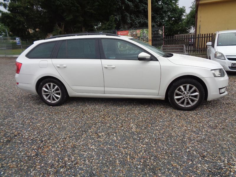 Škoda Octavia 2,0 TDI - fotka 5 z 13