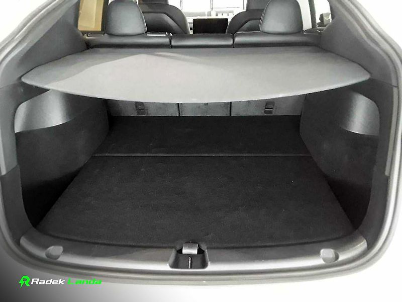 Tesla Model Y (2022) AWD – AMD Ryzen, 4x4 - fotka 10 z 10