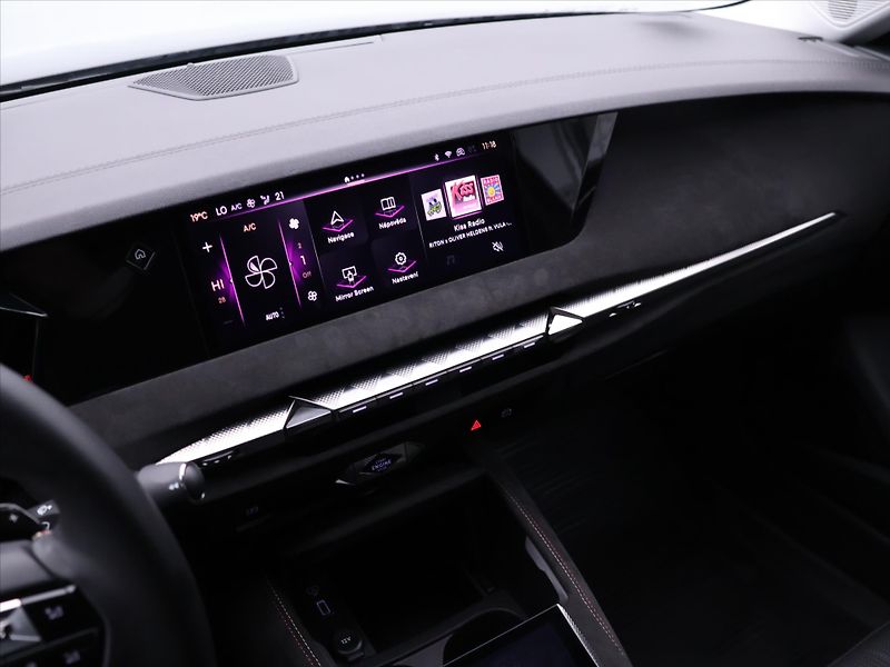 DS Automobiles DS4 1,6 PureTech 165kW Aut. CZ - fotka 24 z 37