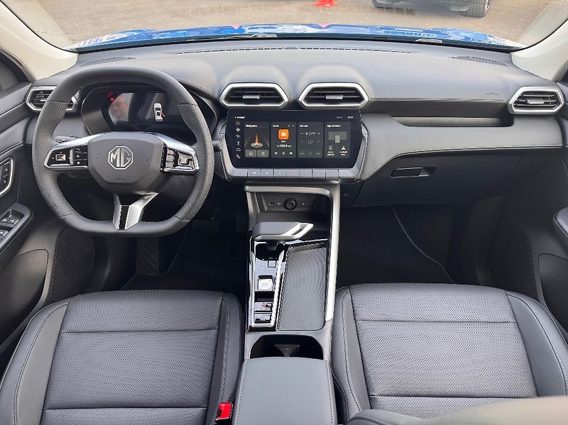 MG ZS (2026) 1,5l Hybrid + (197k) Exclusive - fotka 17 z 38
