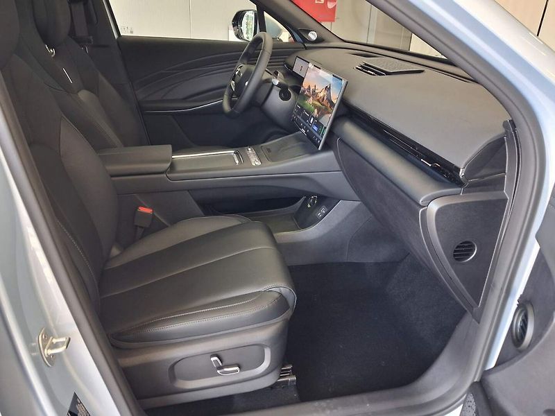 Omoda 7 (2026) 7 PHEV Luxury - fotka 12 z 28