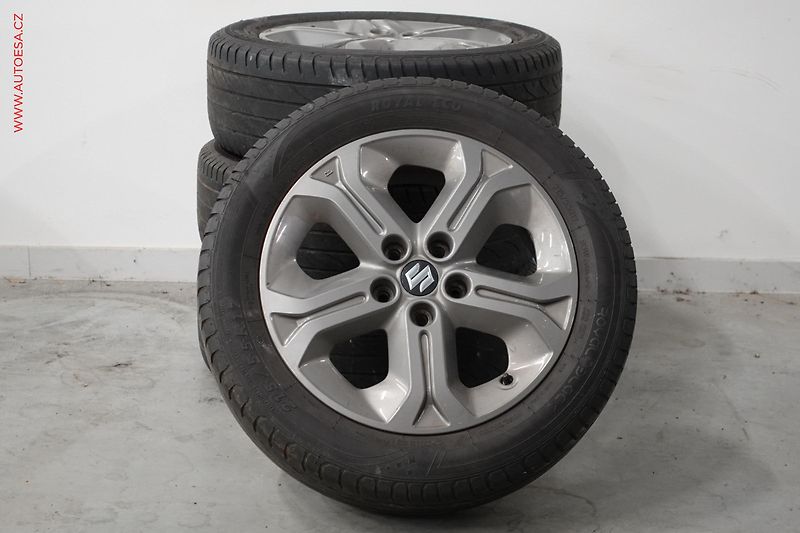 Suzuki Vitara (2016) 1.6 DDiS 4x4, AC, TZ, navi - fotka 24 z 25