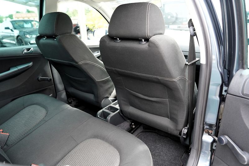 Škoda Fabia 1.4 16V Ambiente Combi 80PS - fotka 29 z 34