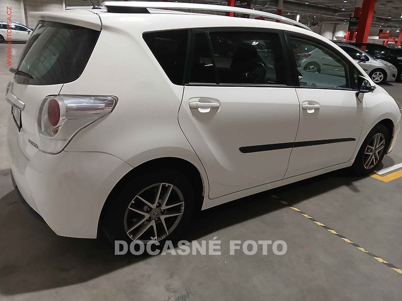 Toyota Verso (2016) 1.6, ČR, servis.kniha - fotka 2 z 3