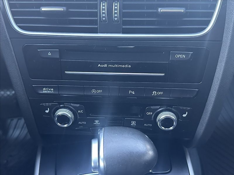 Audi A4 3,0 TDI 204PS  Ambiente A/T - fotka 25 z 49