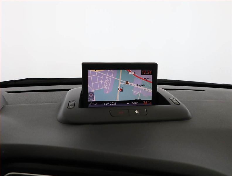Peugeot 5008 (2011) 2.0 HDI, Navi, Xenony - fotka 12 z 16
