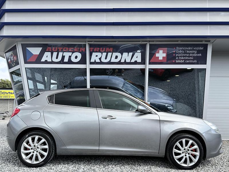 Alfa Romeo Giulietta 1,4 TB 125kW Xenony - fotka 8 z 36