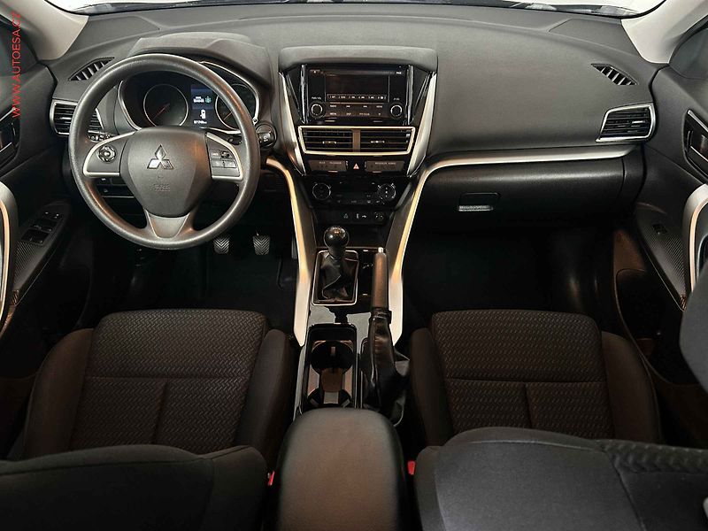 Mitsubishi Eclipse Cross (2019) 1.5 T-MIVEC, ČR, AC, temp - fotka 8 z 17
