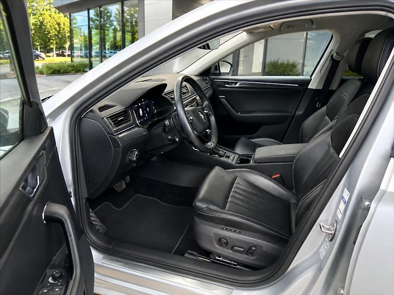 Škoda Superb 2,0 TDI DSG Premium Edition - fotka 3 z 7