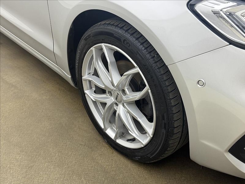 Ford Mondeo 2,0 110kW AT NAVI DPH LED ACC - fotka 39 z 41