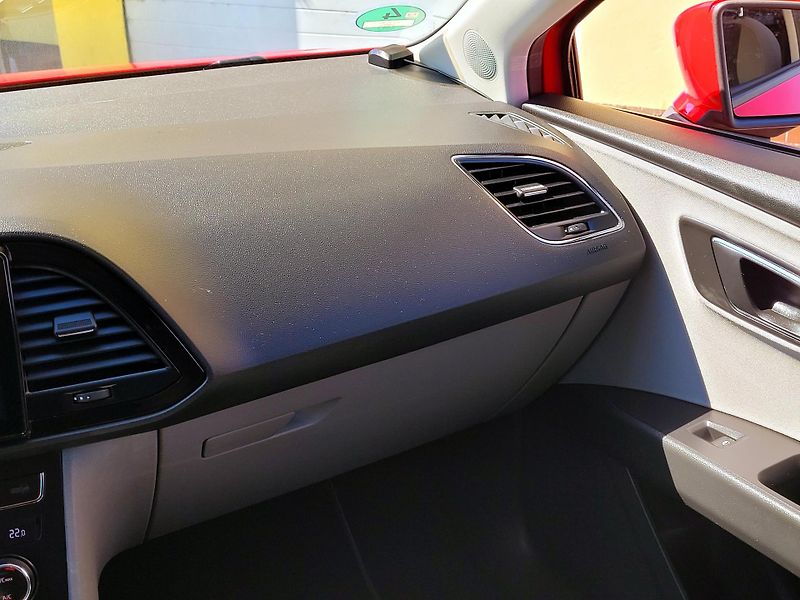 Seat Leon 1,2TSi Style po SERVISE - fotka 32 z 49