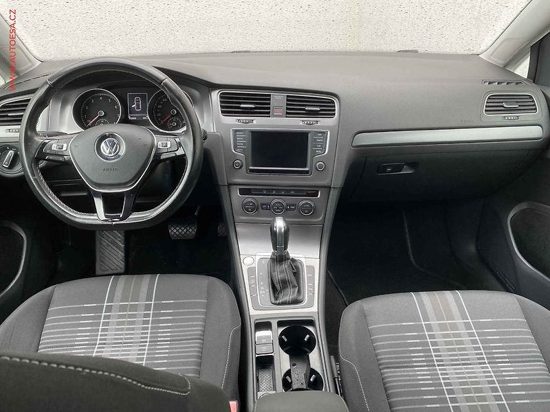 Volkswagen Golf (2016) 1.2 TSi, Lounge, DSG, navi - fotka 8 z 18