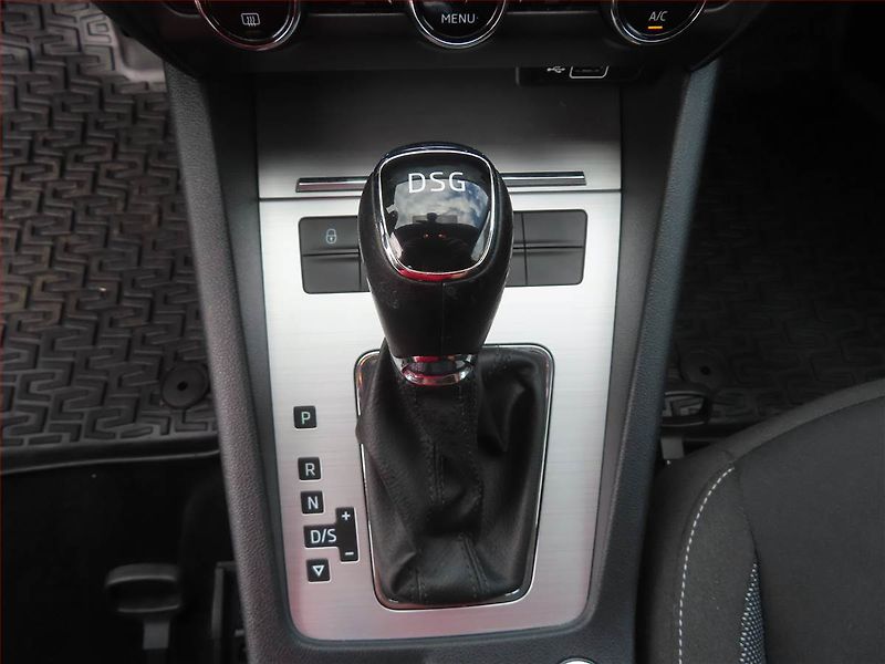 Škoda Octavia (2018) 1.6 TDI, Automat, Navi - fotka 16 z 25