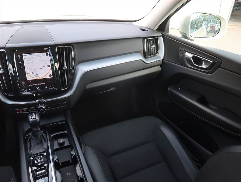Volvo XC60 (2018) Momentum D4 AWD, 4X4,Automat - fotka 8 z 23