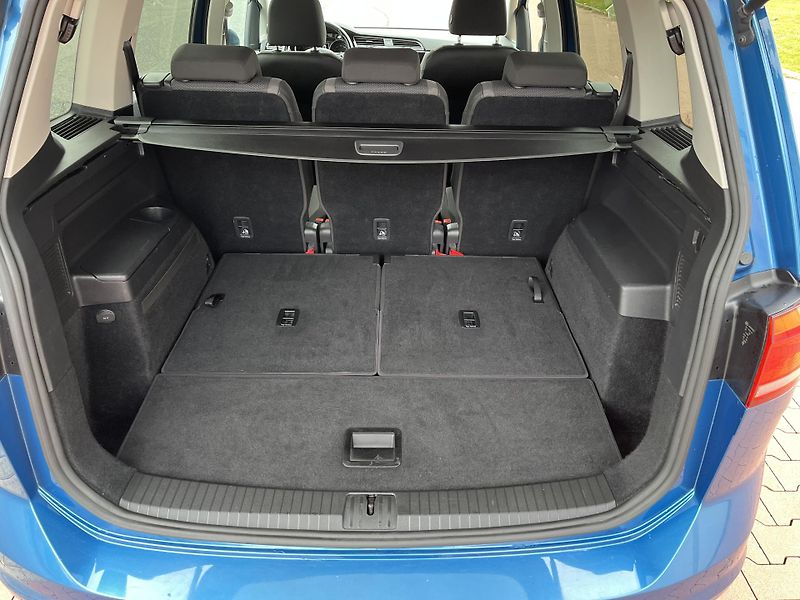 Volkswagen Touran 1.6 TDi 85 kW Full Led 7 Míst - fotka 29 z 36