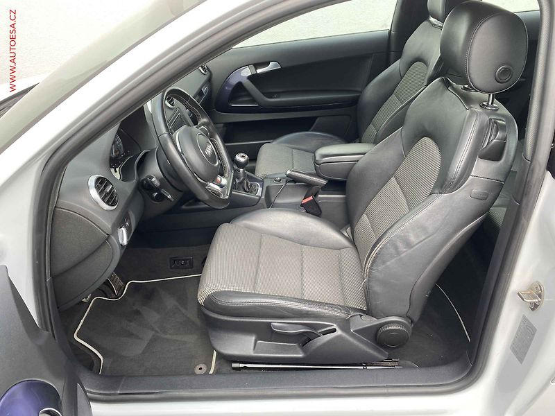 Audi S3 (2011) 2.0 TFSi Quattro, Bixen, šíbr - fotka 9 z 15