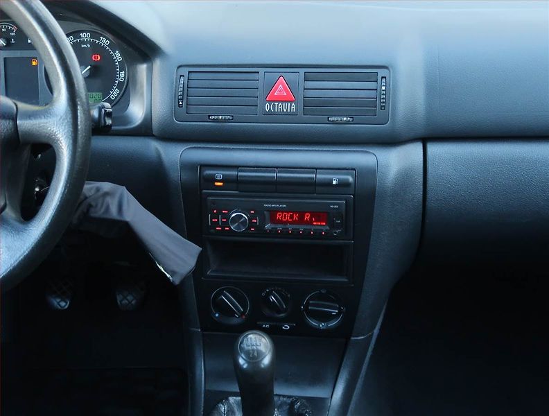Škoda Octavia (2001) 1.9 TDI, nová STK, Tažné - fotka 12 z 16