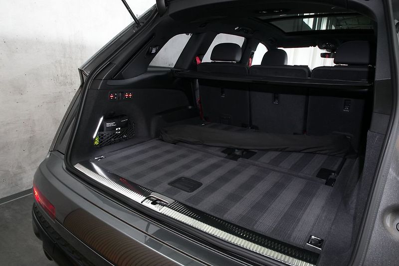 Audi Q7 3.0TDI 210kW S-line 7m ZÁRUKA - fotka 45 z 50