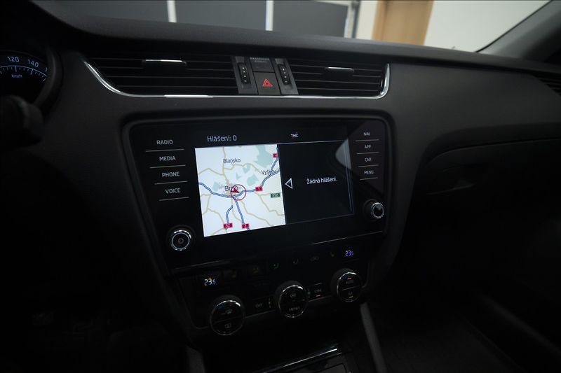 Škoda Octavia 2,0 TDI NAVI KEYLESS VÝHŘEV ČR - fotka 34 z 41