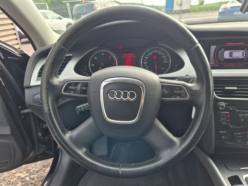 Audi A4 2.0TDi 105kW, tažné, kombi, ČR - fotka 12 z 26