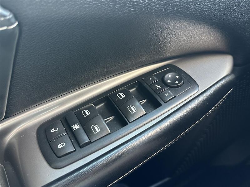Fiat Freemont 2,0 CROSS 4x4 AUTOMAT - fotka 22 z 32