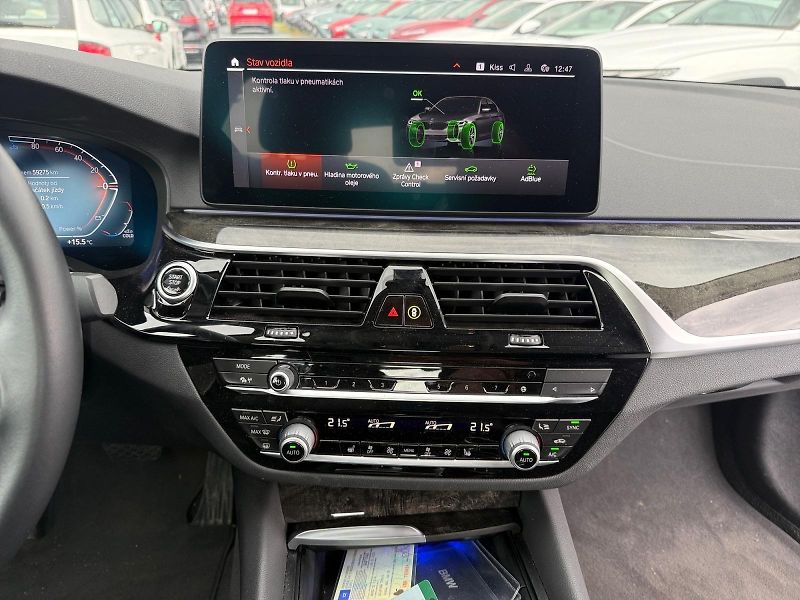 BMW Řada 5 (2022) xDRIVE 520d 140kW 4x4 CZ DPH - fotka 10 z 11
